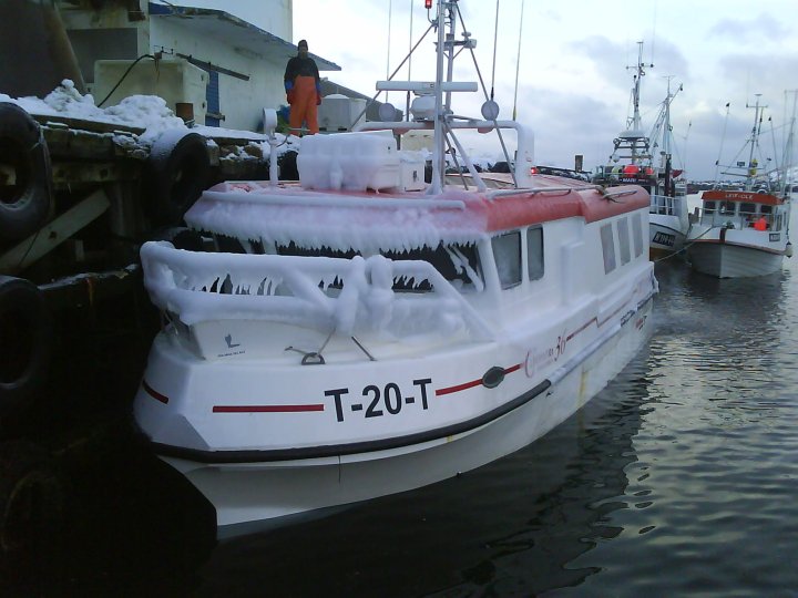 MS Saga K T-20-T overisa ved kai