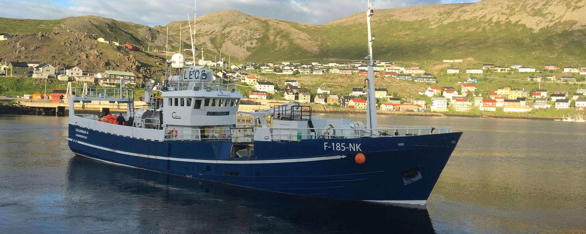 Valdimar H F-185-NK på vei inn til Honningsvåg